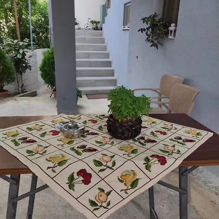 Casa de hóspedes Meçani 3*